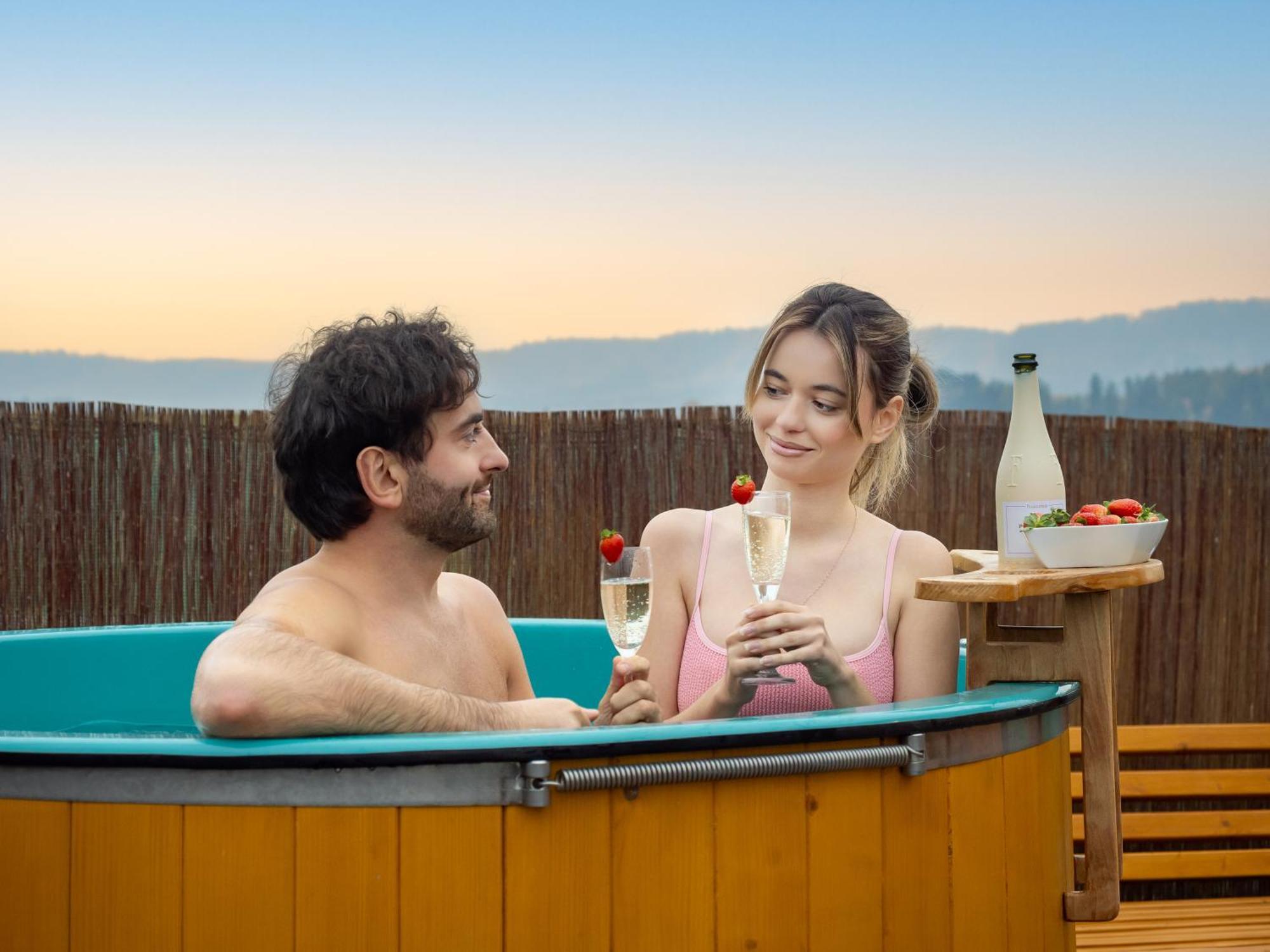 Rajska Polana Domki Premium ,Na Odludziu Z Prywatna Balia Z Jacuzzi I Sauna ,Cisza,Rowery Elektryczne,Gory,Astroprzygoda,- Adrspach, Skalne Miasto, Zamek Ksiaz,Andrzejowka,Karpacz, Sniezka,Janskie Laznie,Pec Mieroszow Exterior photo